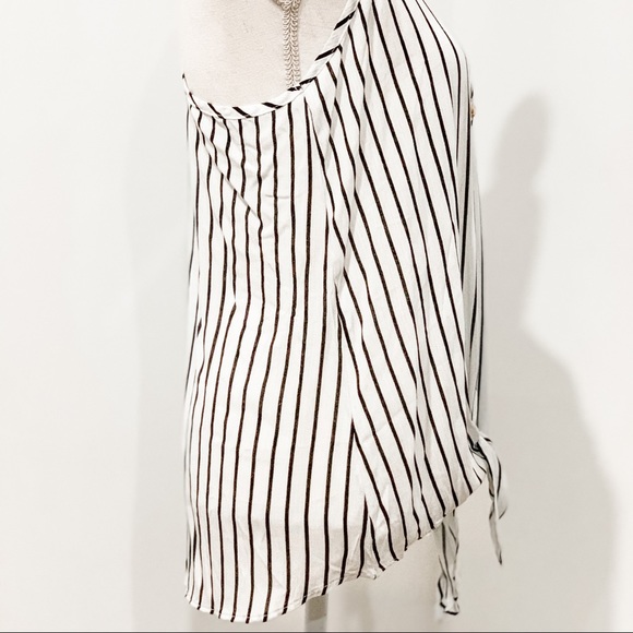 Halter Button Front Top with Front Tie Detail - Picture 5 of 8